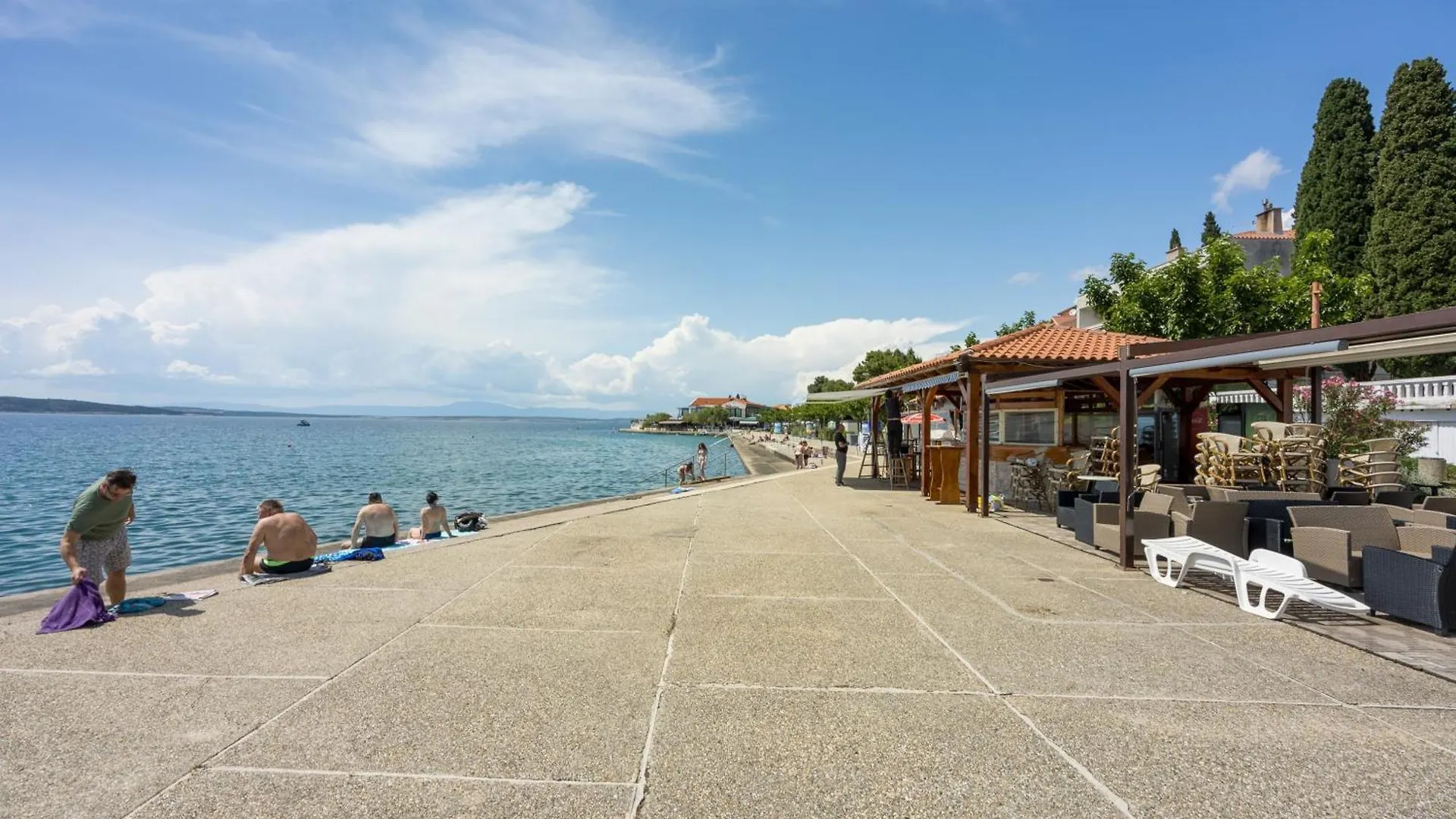 Apartments With A Parking Space Selce, Crikvenica - 5366
